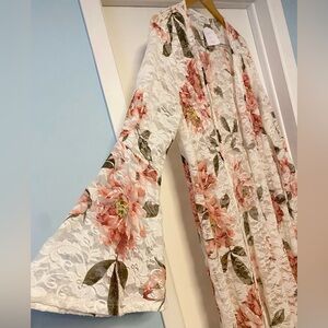 Janette White Lace Floral Robe/Kimono with Pink Rose Print. Maxi length Size 3X
